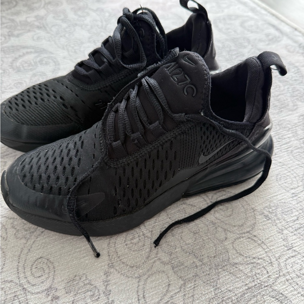 Nike Youth All-Black AirMax